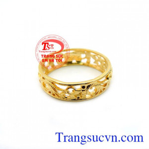 Nhẫn Nữ Hoa Văn 10k chất lượng vàng đảm bảo, Nhẫn Nữ Hoa Văn 10k, nhẫn nữ vàng tây, nhẫn nữ đẹp. phù hợp làm quà tặng người thân nhân dịp ý nghĩa đặc biệt. Sản phẩm bảo hành 6 tháng giao hàng toàn quốc.