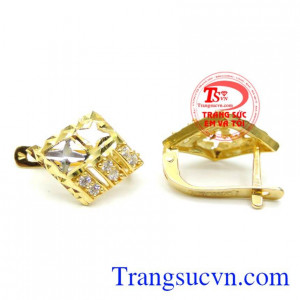 Bông tai nữ hương diễm đoạt mục.