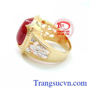 hẫn nam đá đỏ họa tiết sắc nét, nhẫn nam vàng tây giá rẻ, nhẫn nam 10k đá đỏ khắc họa tiết thánh giá cách điệu. Nhẫn nam kiểu dáng hiện đại , phong cách mới, nhẫn nam giao hàng toàn quốc