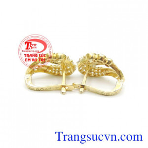 Bông tai liễu mi như yên.