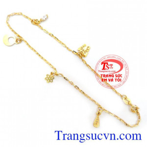 Lắc Chân Nữ Thời Trang, lắc chân nữ vàng tây, phù hợp với các bạn nữ thích sự mảnh mai, đơn giản nhưng vẫn nữ tính, nổi bật thiết kế tinh tế và xinh xắn với họa tiết kéo và 2 ngón tay nhỏ sẽ tô điểm cho đôi chân trong đông giá rét này cùng kiểu dáng thanh