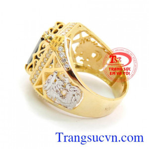 Nhẫn nam rồng đá đen, nhẫn nam vàng tây giá rẻ, nhẫn nam chạm khắc rồng hai bên má đẹp, thời trang, vàng tây 10k chuẩn chất lượng. Chiếc nhẫn nam rồng vàng chuẩn chất lượng, giao hàng toàn quốc