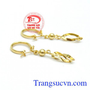 Bông tai thánh thót như oanh yến