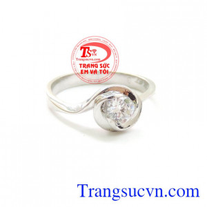 Nhẫn làm quà tặng nhân ngày kỉ niệm hoặc đeo trong ngày lễ đính hôn