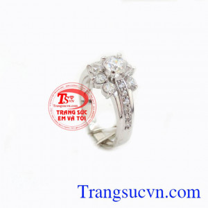 Chiếc nhẫn nữ trong bộ sưu tập Hương vị khó quên sẽ là món quà tặng ý nghĩa dành cho người ấy