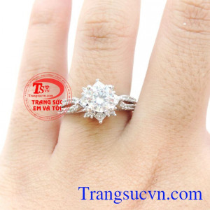 Chiếc nhẫn nữ vàng trắng đeo sang trọng cho nữ, là món trang sức không thể bỏ lỡ. Nhẫn nữ vàng trắng xinh, 10k chuẩn chất lượng