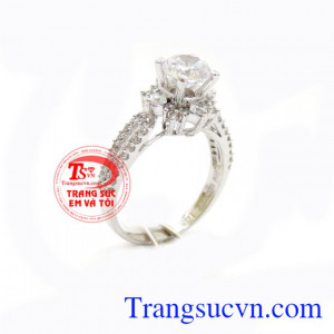 Nhẫn nữ vàng trắng xinh xắn, nhẫn nữ vàng trắng thiết kế với những đường cong nhẹ nhàng tạo nên sự thanh lịch và quý phái