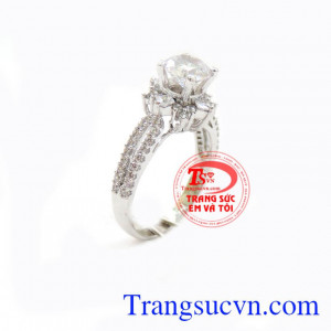 Nhẫn nữ vàng trắng xinh xắn, nhẫn nữ vàng trắng thiết kế với những đường cong nhẹ nhàng tạo nên sự thanh lịch và quý phái