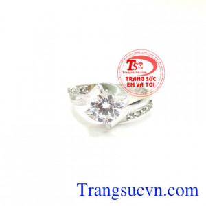 Chiếc nhẫn làm quà đính hôn vô cùng sang trọng và ý nghĩa mà người ấy xứng đáng được nhận. Chiếc nhẫn nữ đẹp, thời trang, nhẫn nữ vàng trắng 10k
