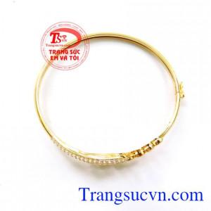 Chất lượng đảm bảo uy tín, khách hàng ưa chuộng nhiều năm. Vòng Tay Nữ Gắn Kết Yêu Thương