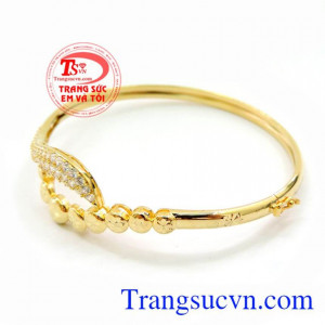 Vòng Tay Nữ Gắn Kết Yêu Thương, vòng tay vàng tây đẹp, vòng tay vàng đeo hợp thời trang. 