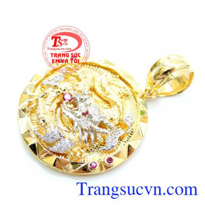 Mặt Dây Nam Rồng Vàng Cao Cấp với thiết kế khắc rồng nổi 3D đẹp, kiểu dáng mạnh mẽ sang trọng được phái mạnh ưa chuộng