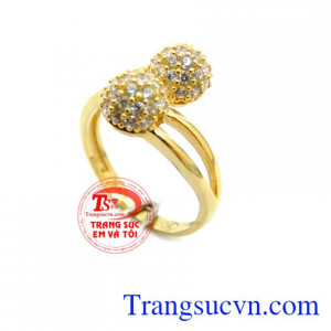 Chiếc Nhẫn Vàng Độc Đáo, nhẫn nữ đá quý, nhẫn nữ đẹp.