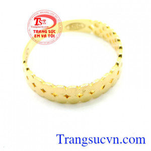 Từng ánh mắt, cử chỉ đều là cách để giúp bạn biểu hiện những yêu thương chân thành nhất giành cho người phụ nữ mà bạn yêu thương.