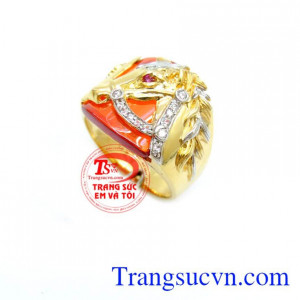 Nhẫn Nam Ngựa Vàng Đá Đỏ 10k thiết kế chạm nổi ngựa vàng trên nền đá đỏ, mang lại phong cách cá tính cho phái mạnh.Sản phẩm bảo hành 6 tháng giao hàng toàn quốc.