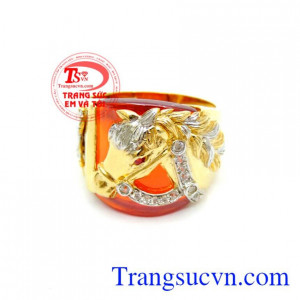 Nhẫn Nam Ngựa Vàng Đá Đỏ chất lượng cao. Nhẫn Nam Ngựa Vàng Đá Đỏ, nhẫn nam vàng tây, nhẫn nam đẹp