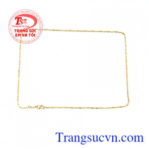 chiếc dây chuyền nhỏ nhắn xinh xắn thích hợp làm quà tặng cho người ấy nhân dịp kỉ niệm đặc biệt của 2 người