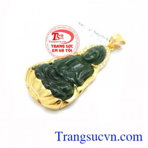 Mặt Phật Nephrite Bọc Vàng luôn tượng trưng cho điềm lành, lòng từ bi,bác ái, hướng thiện, hướng phật, hóa hung khí,