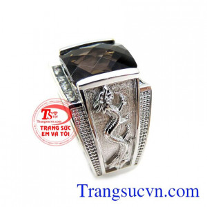 Nhẫn Nam Vàng Trắng Khắc Rồng Nổi đeo hợp thời trang chất lượng vàng đảm đeo bền đẹp sáng bóng, tinh tế và sang trọng dành cho phái mạnh