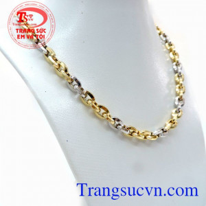 Với thiết kế tinh xảo nhìn bắt mắt chắc chắn sẽ mang lại cho bạn nam vẻ trẻ trung và năng động