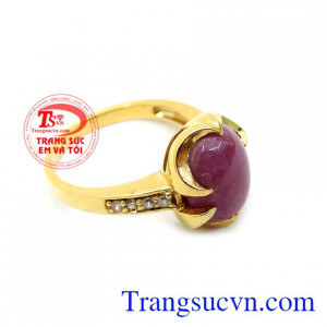Chiếc nhẫn nữ ruby thiên nhiên có giấy kiểm định đá quý và vàng kèm theo,đảm bảo chất lượng, bảo hành 1 năm, thanh toán an toàn.
