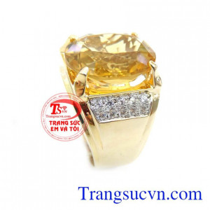 Thời xưa người ta đeo thạch anh vàng để chống lại nọc rắn độc và quỷ ám. Sản phẩm uy tín chất lượng giao hàng toàn quốc. Nhẫn nam Thạch Anh Vàng Chiêu Tài Lộc