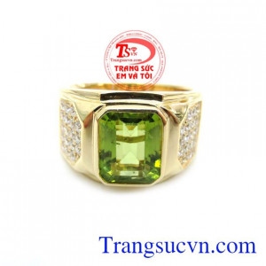 Nhẫn Nam Peridot Thiên Nhiên Mệnh Mộc chất lượng vàng đảm bảo. Nhẫn Nam Peridot Thiên Nhiên Mệnh Mộc, nhẫn nam vàng tây, nhẫn nam đẹp