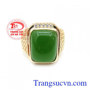 Đeo nhẫn đá ngọc Nephrite sẽ có tác dụng giúp làm cho mối quan hệ của bạn với cấp trên và đồng nghiệp trở nên suôn sẻ. Cho phái mạnh vẻ sang trọng và lịch lãm