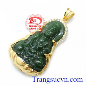 Mặt phật đá ngọc bích Nephrite được chạm khắc cực kì tinh tế mang lại bình an, may mắn cho bạn