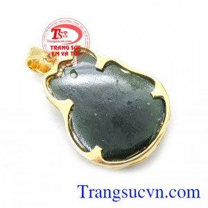 Kết hợp đeo với dây chuyền vàng tây nữ. Sản phẩm uy tín chất lượng giao hàng toàn quốc. Mặt Hồ Ly Ngọc Bích Bọc Vàng 14K