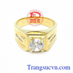Chiếc nhẫn nam thiết kế đơn giản bằng vàng 18k mang lại sự sang trọng và cá tính cho phái mạnh, gây cuốn hút với người đối diện