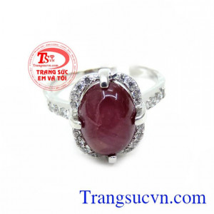 Chiếc nhẫn nữ ruby thiên nhiên có giấy kiểm định đá quý và vàng kèm theo,đảm bảo chất lượng, bảo hành 1 năm, thanh toán an toàn.