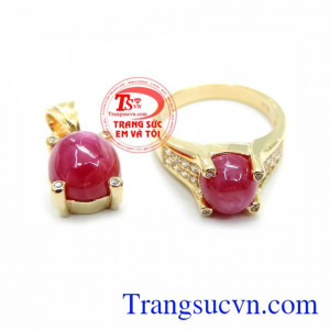 Bộ Mặt Nhẫn Nữ Ruby Hộ Mệnh Với chất liệu vàng 14k bền đẹp sáng bóng mang đến cho chủ nhân vẻ đẹp quý phái và sang trọng.