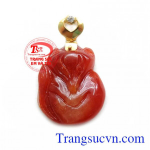 Bán Mặt Dây Hồ Ly Ngọc Đỏ Móc Vàng chất lượng cao. Mặt Dây Hồ Ly Ngọc Đỏ Móc Vàng, mặt dây chuyền móc vàng 14k đeo bền đẹp sáng bóng.