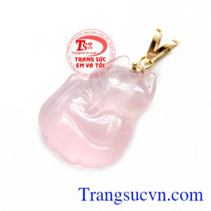 đối với những nữ doanh nhân hay những người làm quản lý, việc sở hữu cho mình một sợi dây chuyền mặt Hồ Ly sẽ giúp họ có thêm sự tự tin vào quyền lực của mình, từ đó đưa ra những định hướng, quyết định chính xác nhất, đồng thời cũng có được sự kính trọng