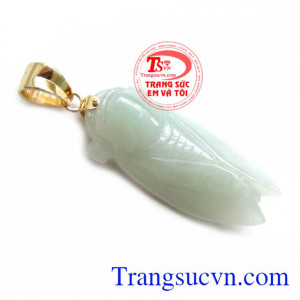 Đeo mặt ve ngọc có thể làm cho con trẻ phấn đấu học tập, giành vị trí cao trong học tập, không ngừng tiến bộ. Mặt Ve Sầu Ngọc