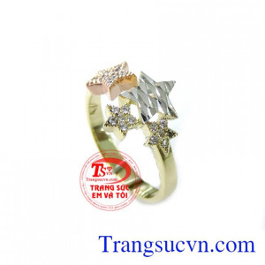 Chiếc Nhẫn Ngôi Sao May Mắn được thiết kế tinh tế