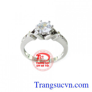 Trang sức em và tôi chuyên cung cấp các loại nhẫn nữ đẹp, uy tín và chất lượng sang trọng dịu dàng đáng yêu chất liệu vàng 10k thiết kế tinh tế đơn giản mà năng động và thời trang, tôn lên nét cá tính của bạn.