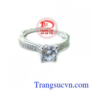 Nhẫn nữ vàng trắng dành cho phái đẹp phù hợp làm quà tặng sinh nhật hoặc trong các dịp ý nghĩa