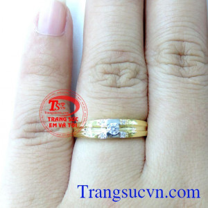 Nhẫn cưới vàng vàng tây đẹp sang trọng tinh tế cho đôi bạn trẻ