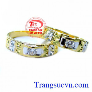 Nhẫn cưới là một vật thiêng liêng thể hiện tình yêu của các cặp vợ chồng, với một sự gắn kết bền chặt, hạnh phúc viên mãn