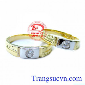 Đeo nhẫn cưới trên ngón áp út như một lời nhắc nhở tình yêu sẽ luôn luôn giữ trong trái tim bạn