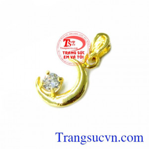 Mặt dây nữ quyến rũ, xinh đẹp với chi tiết đẹp, mảnh tinh tế, kết hợp cùng dây chuyền nữ hợp thời trang. Bán hàng trên toàn quốc giao hàng tận nơi.