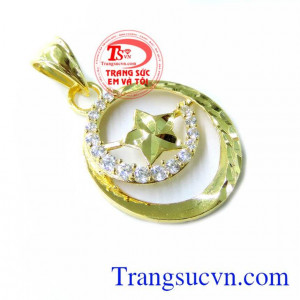 Mặt Dây Nữ Quyến Rũ, mặt dây chuyền vàng tây, mặt dây nữ đẹp. Mặt Dây Nữ Quyến Rũ dễ kết hợp cùng nhiều kiểu dây chuyền vàng.