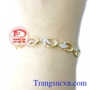 Sản phẩm được khách hàng ưa chuộng và bình chọn nhiều năm. Lắc Tay Nữ Dễ Thương