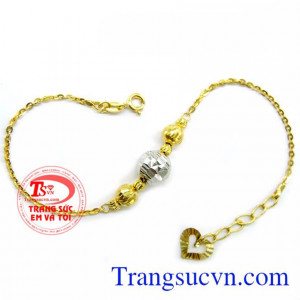 Chiếc Lắc bi vàng nữ dành cho nữ, lắc nữ tròn dạng cầu với sự kết hợp giữa các mặt tròn với nhau.