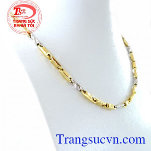 Dây vàng đeo cổ