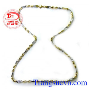 Vòng Cổ Nam Italy Kiểu Dáng Sang Trọng được rất nhiều các phái nam lựa chọn với thiết kế tinh tế đơn giản nhưng lại tinh tế