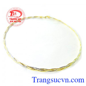 Chiếc kiềng vàng toát lên vẻ đẹp kiêu sa và nét quyến rũ khó cưỡng lại là món quà tuyệt vời dành cho phái nữ. Kiềng nữ ý thời trang