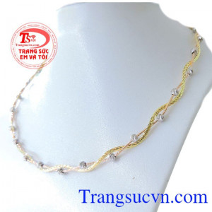 Kiềng vàng Ý bện độc đáo, kiềng nữ vàng tây, kiềng nữ đeo bền đẹp hợp thời trang. 